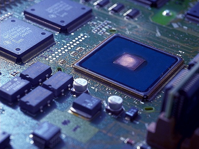 半導体製造の機械オペレーター業務とは？